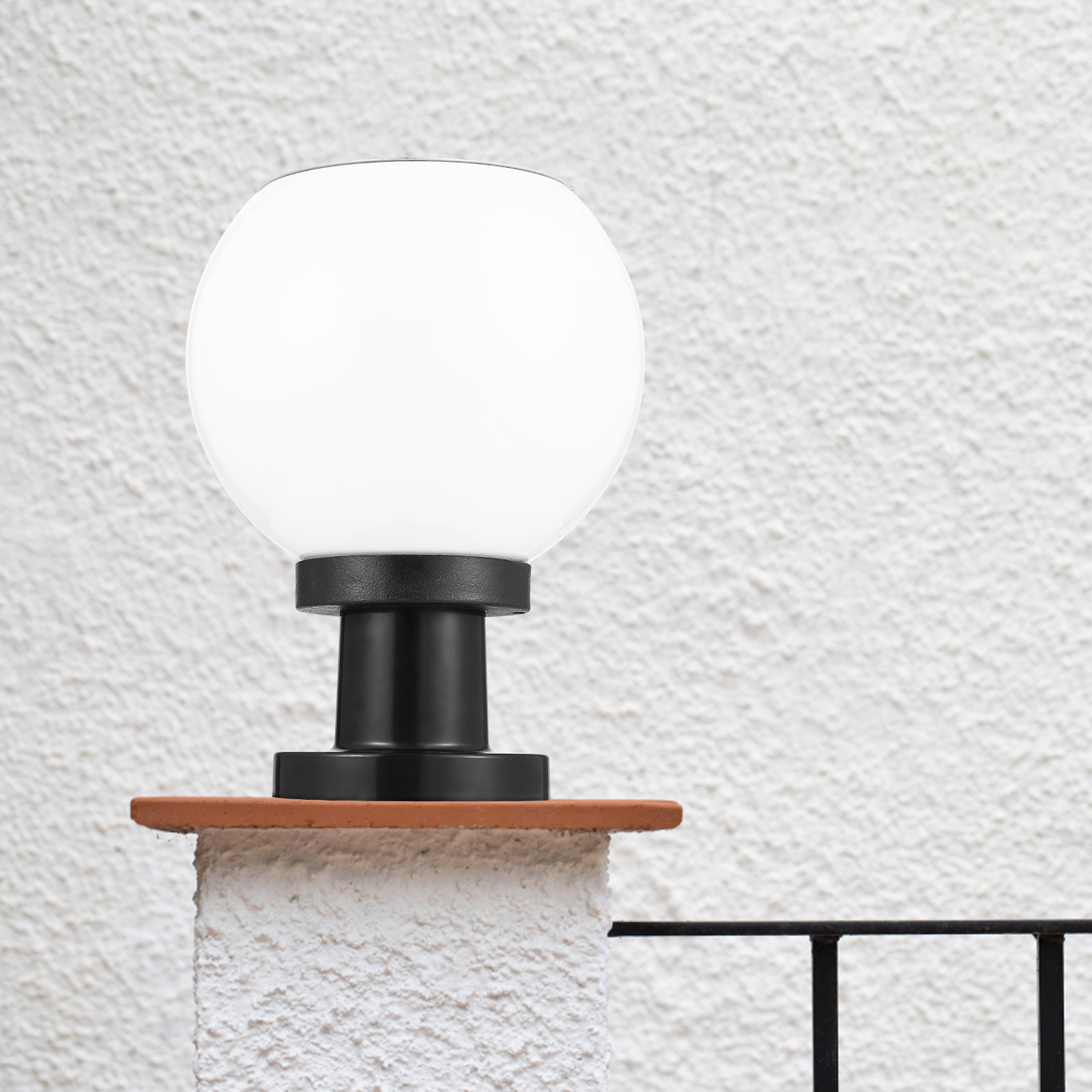 1. 太陽光発電式、丸型LED壁掛け柱灯、白色、防水、耐久性 - Outdoor Lighting Round のレビューと価格