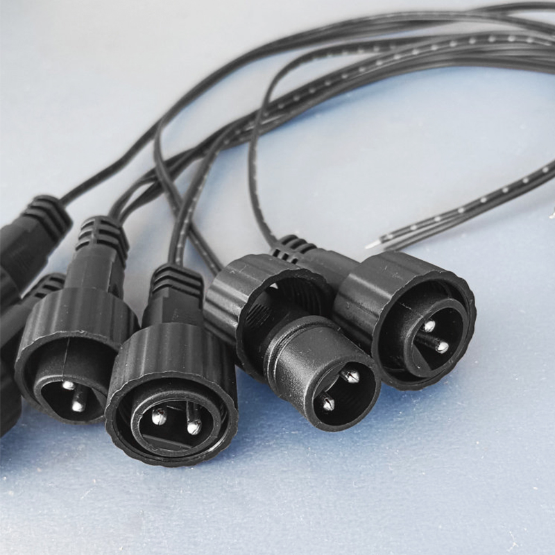 屋外用2ピンLEDコネクタ、ソーラーストリングライト用25c - Outdoor Lighting Experts のレビューと価格